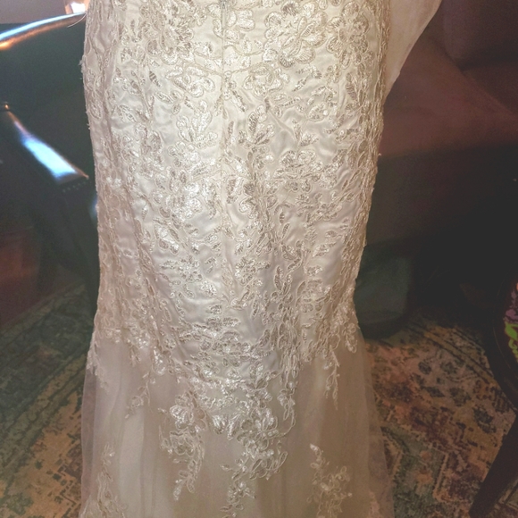NWOT Custom-made, Brand New & Elegant Wedding Dress!!! comes w/ dress bag!!! - Picture 9 of 11